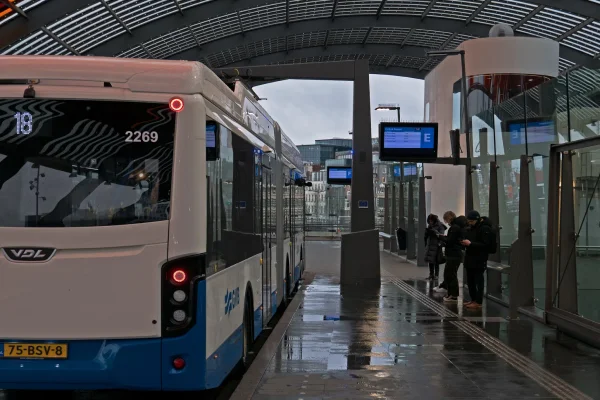 How to use the bus in Amsterdam